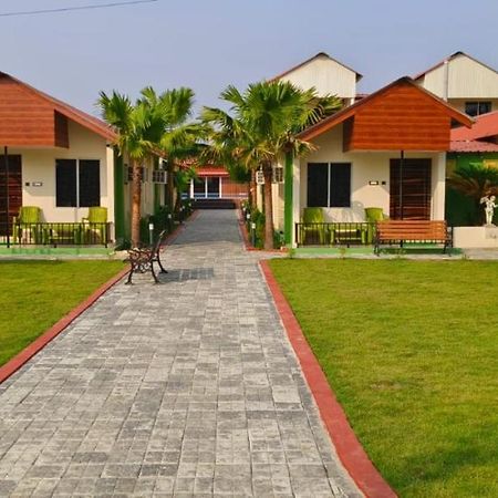 New Mouchak Hotel & Resorts Tajpur Eksteriør billede