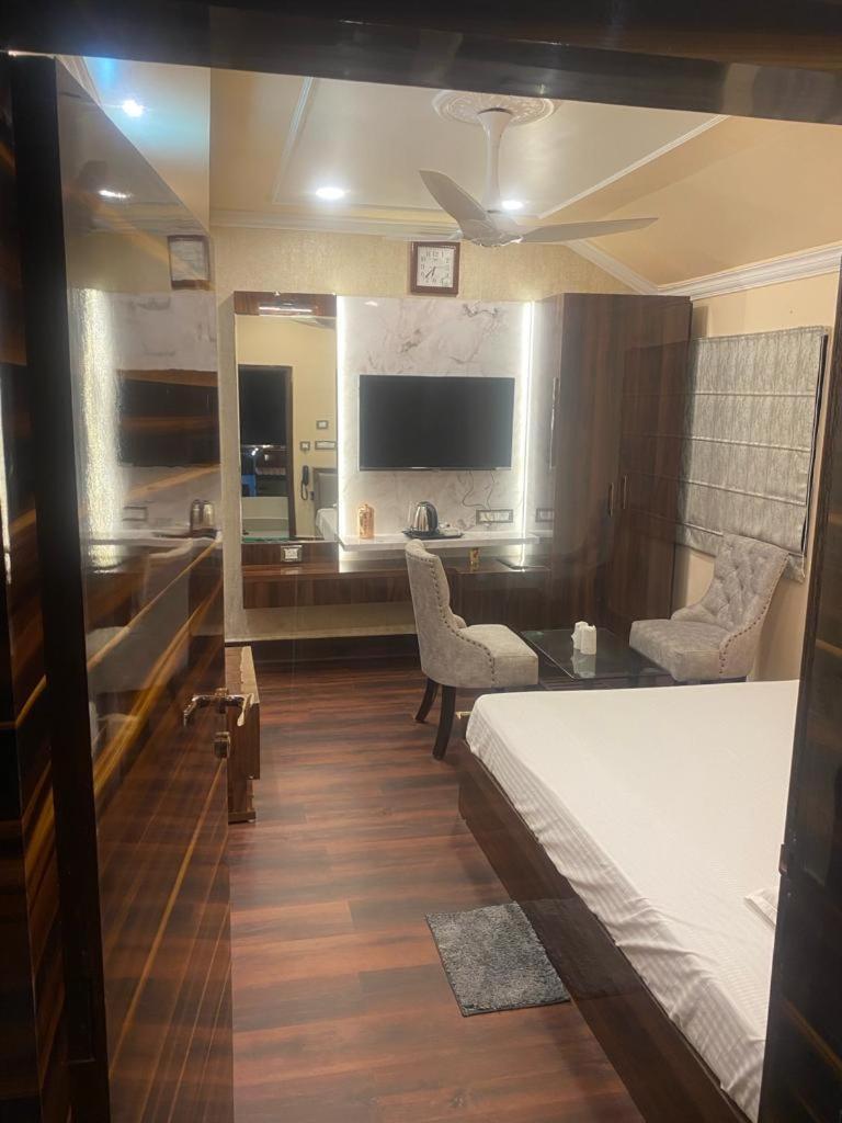 New Mouchak Hotel & Resorts Tajpur Eksteriør billede